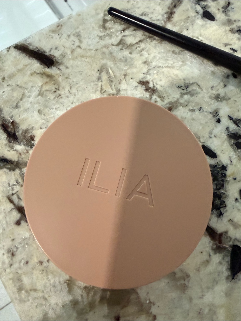 ILIA Sunshifter Cream Bronzer in Eclipse